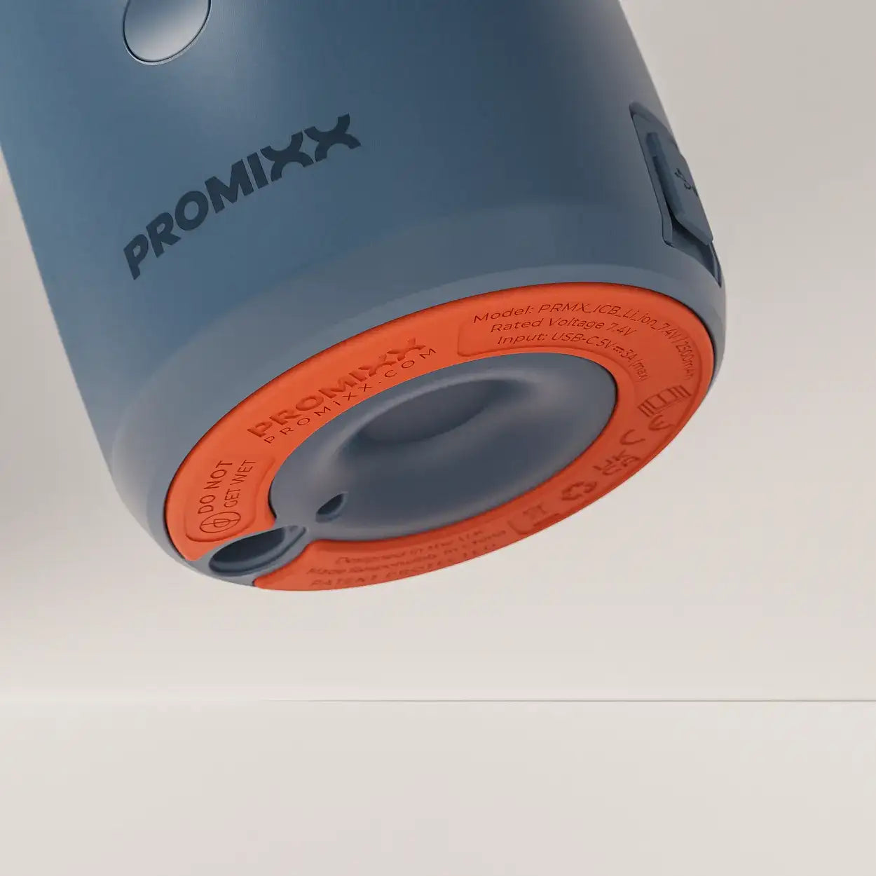intelligent-cordless-portable-blender-s2 ICB_fullAssembly_midnightBlue_3_3_baseFoot_edit.webp
