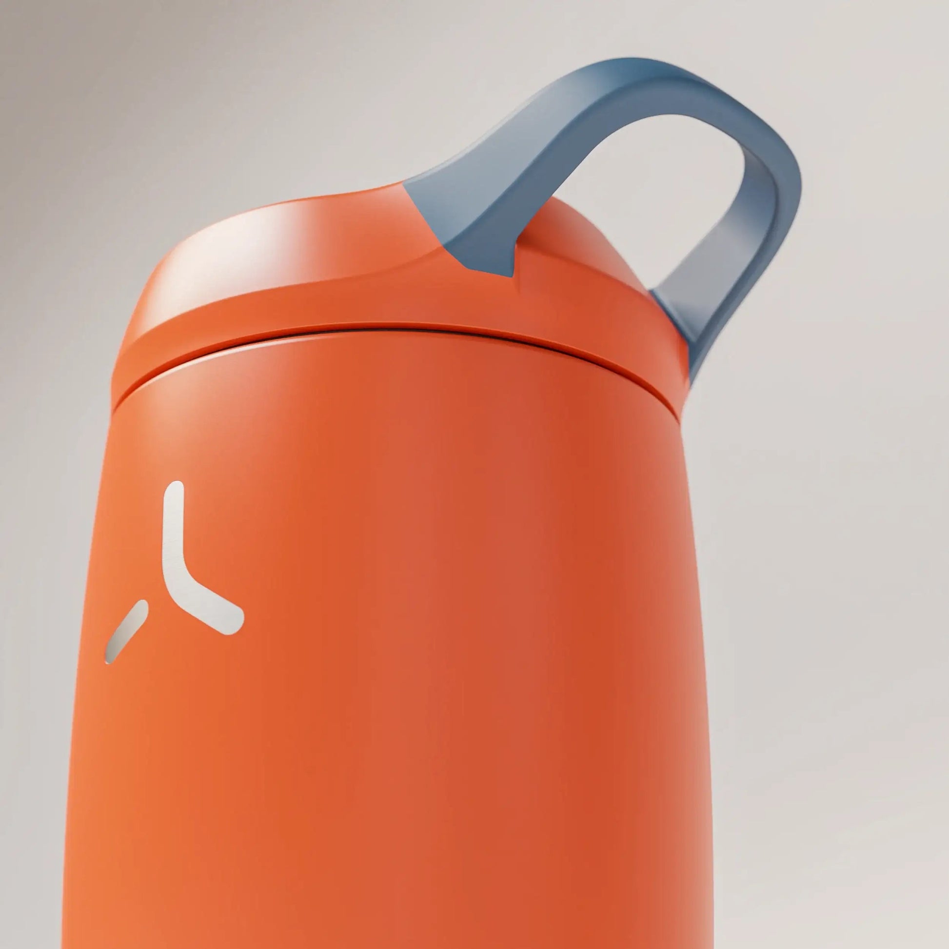 insulated-performance-shaker-bottle-b9 SHKR_18550_dwSS-S1.1_burntOrange_midnightBlue_1_4_xLowLoop_edit.png