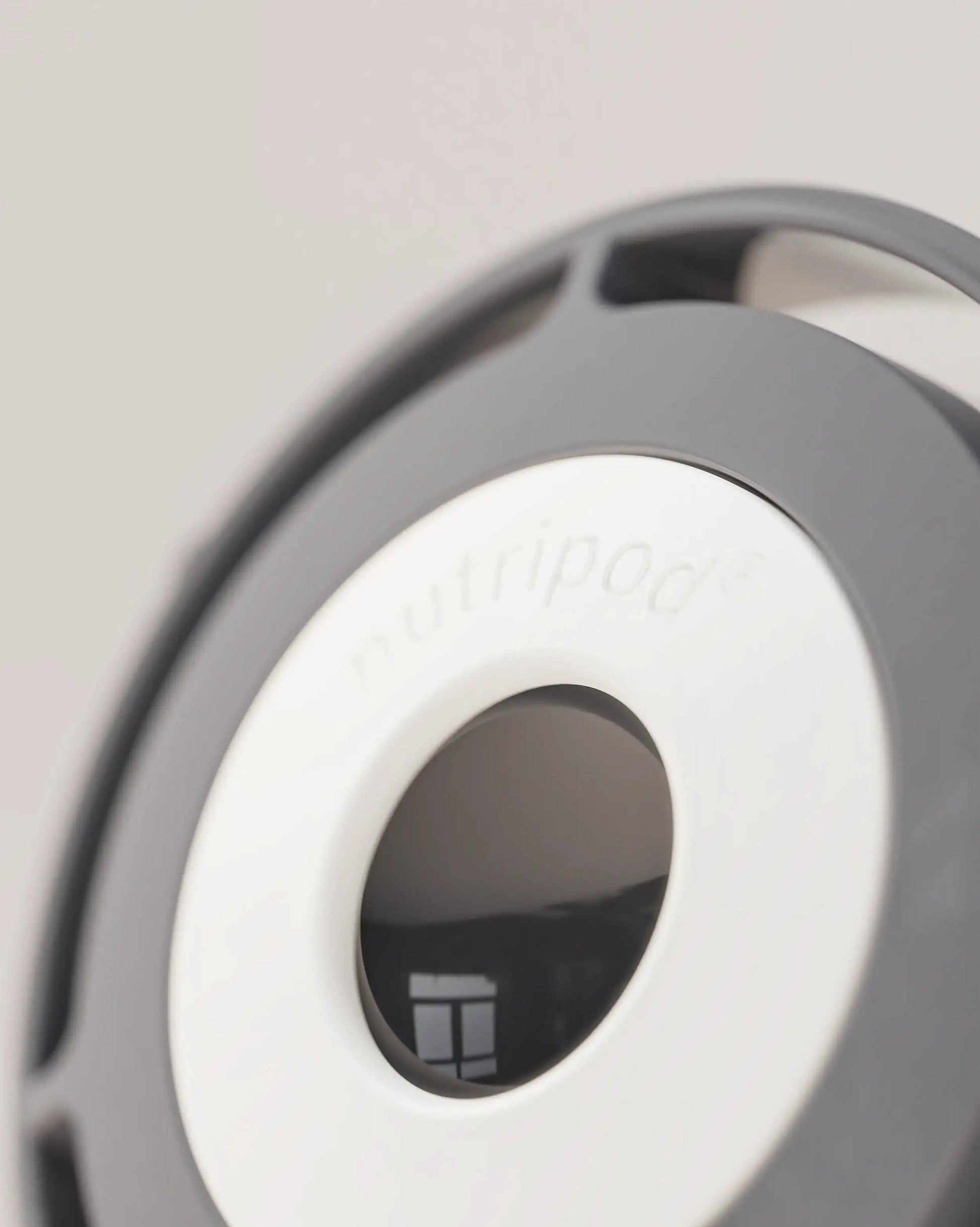 stainless-steel-electric-shaker-bottle-x9 VM_LiPo_3.5-700_v1_stainlessSteel_4x5_4_3_nutripod_EDIT.png
